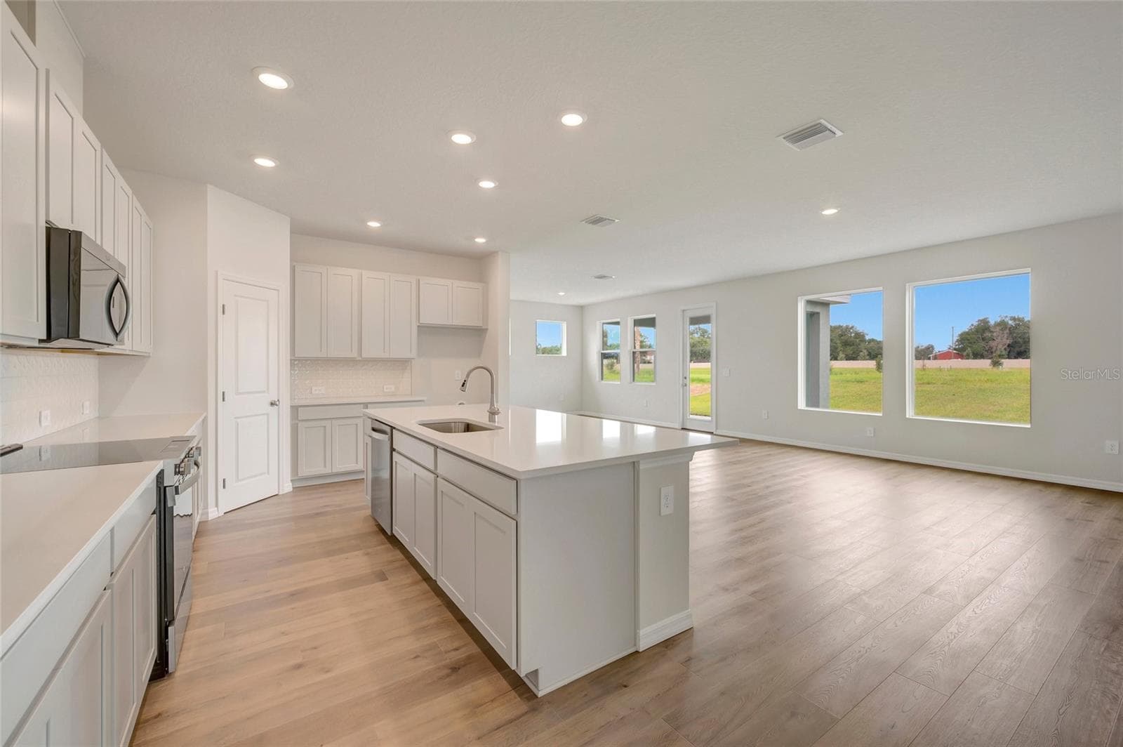 Kitchen - 318 STETSON RISE CT, PLANT CITY