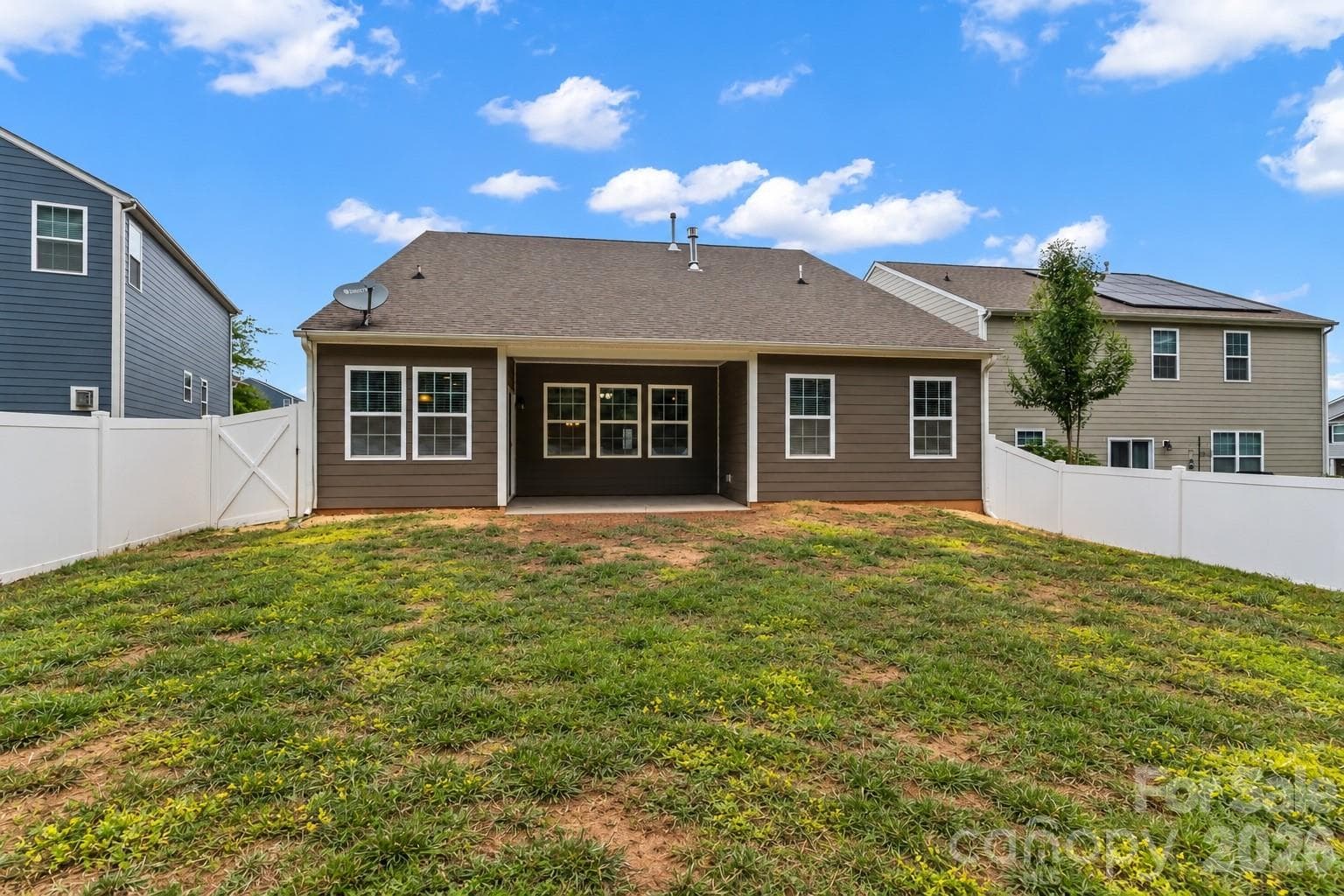 Covered porch and fully fenced back yard - Mooresville
