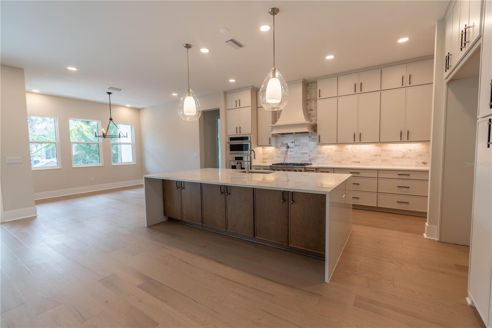 Single Family Residence at 4906 W ESTRELLA ST, TAMPA, photo 18 of 48