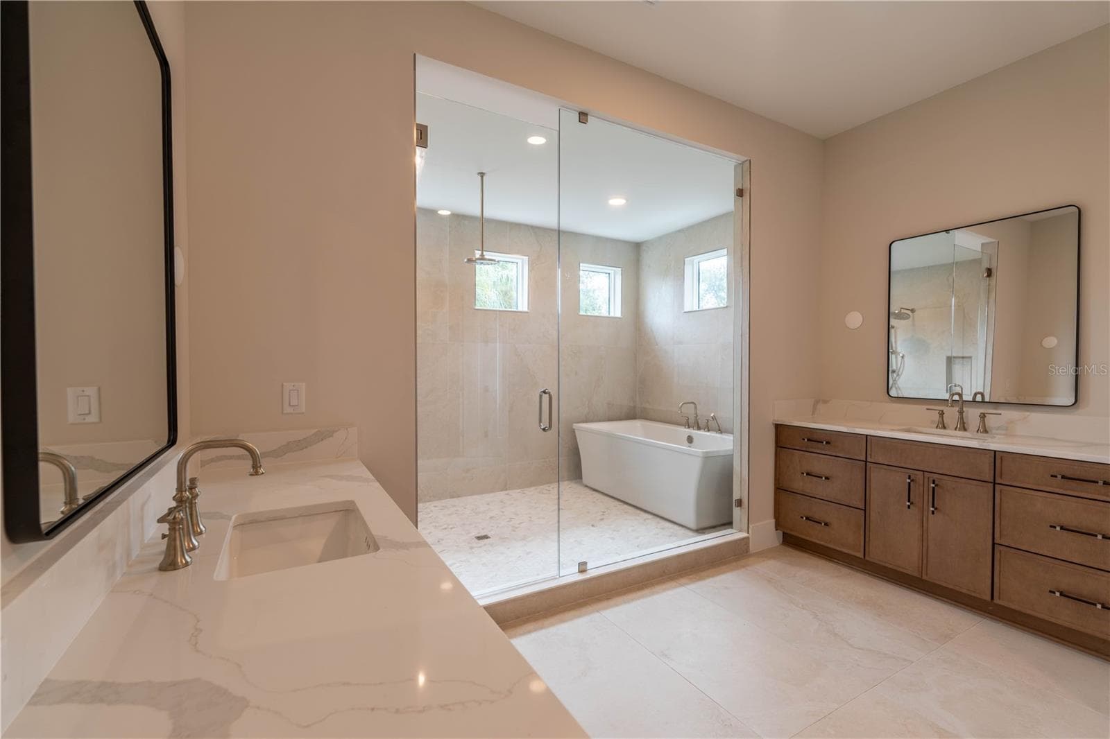 Single Family Residence at 4906 W ESTRELLA ST, TAMPA, photo 38 of 48