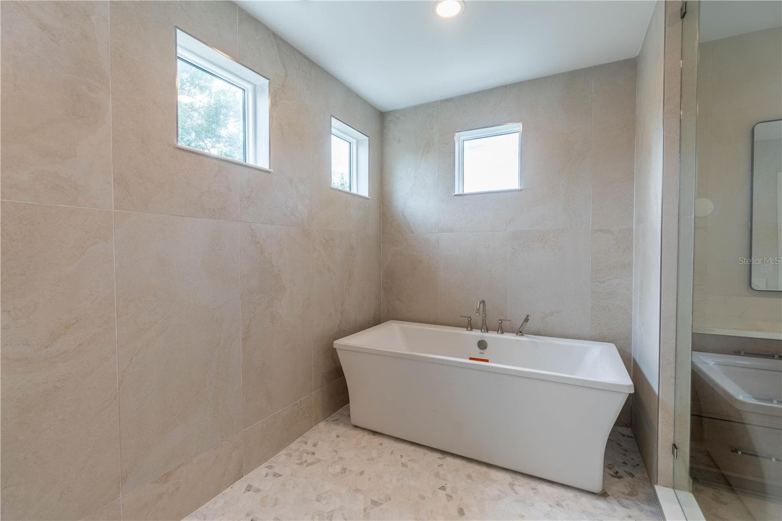 Single Family Residence at 4906 W ESTRELLA ST, TAMPA, photo 39 of 48