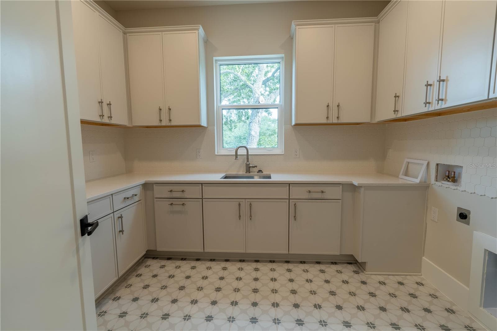 Single Family Residence at 4906 W ESTRELLA ST, TAMPA, photo 47 of 48