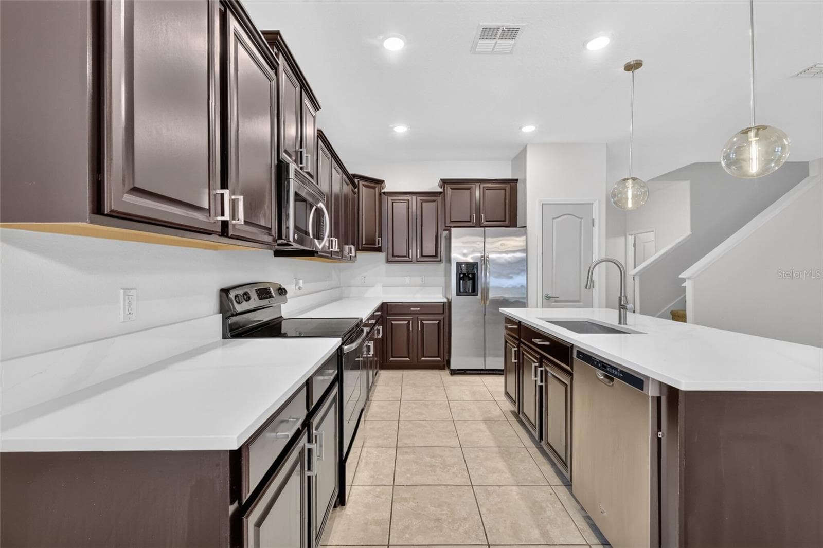 Single Family Residence at 991 ALSTON BAY BLVD, APOPKA, photo 4 of 28