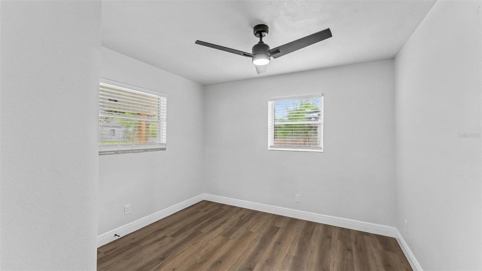 Single Family Residence at 211 W VALENCIA ST, LAKELAND, photo 20 of 43