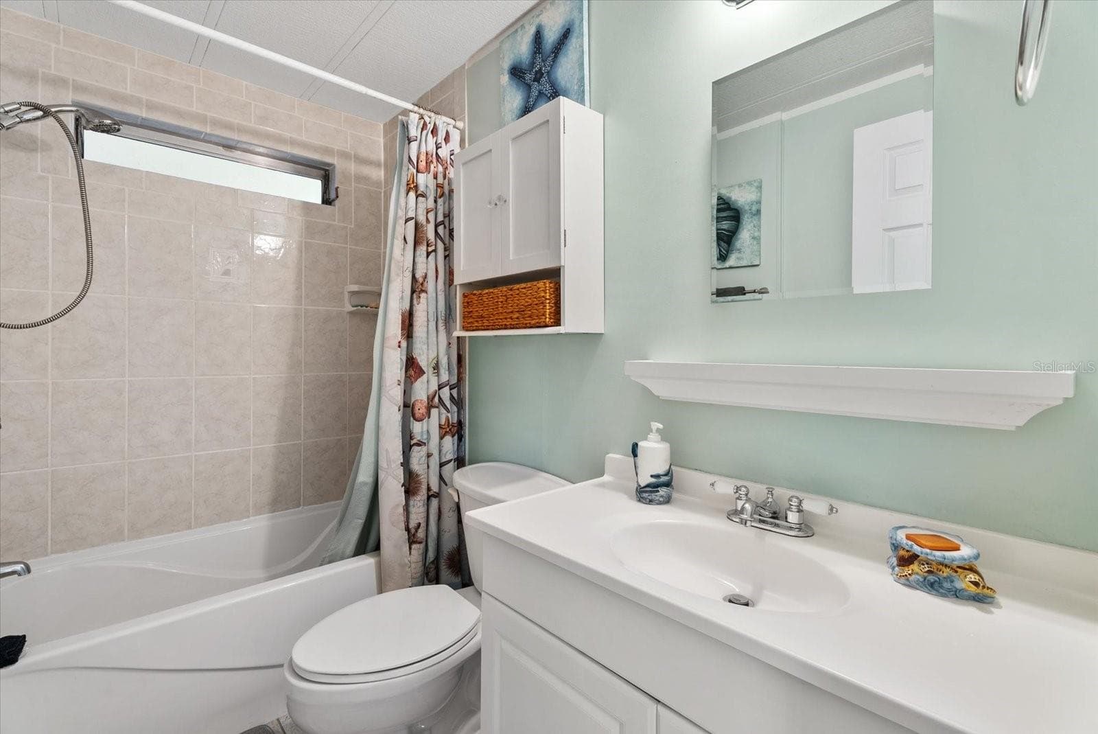 Manufactured Home at 560 FAIRMOUNT DR, NORTH PORT, photo 19 of 37