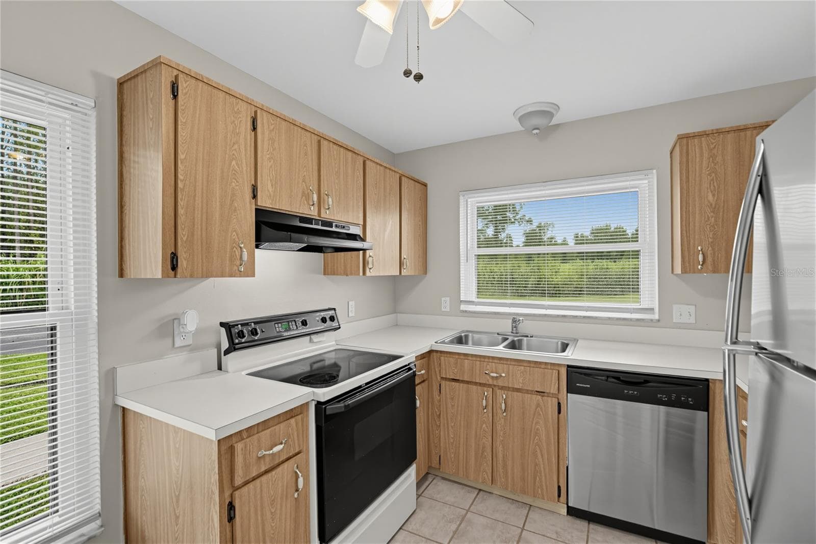Townhouse at 523 HUNTER CIR, KISSIMMEE, photo 7 of 32
