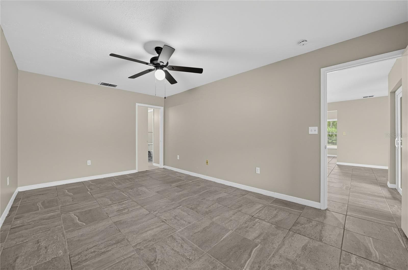 Townhouse at 523 HUNTER CIR, KISSIMMEE, photo 14 of 32