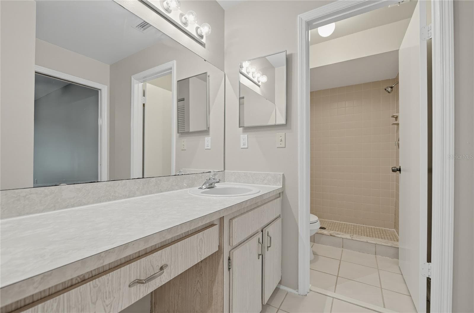 Townhouse at 523 HUNTER CIR, KISSIMMEE, photo 19 of 32