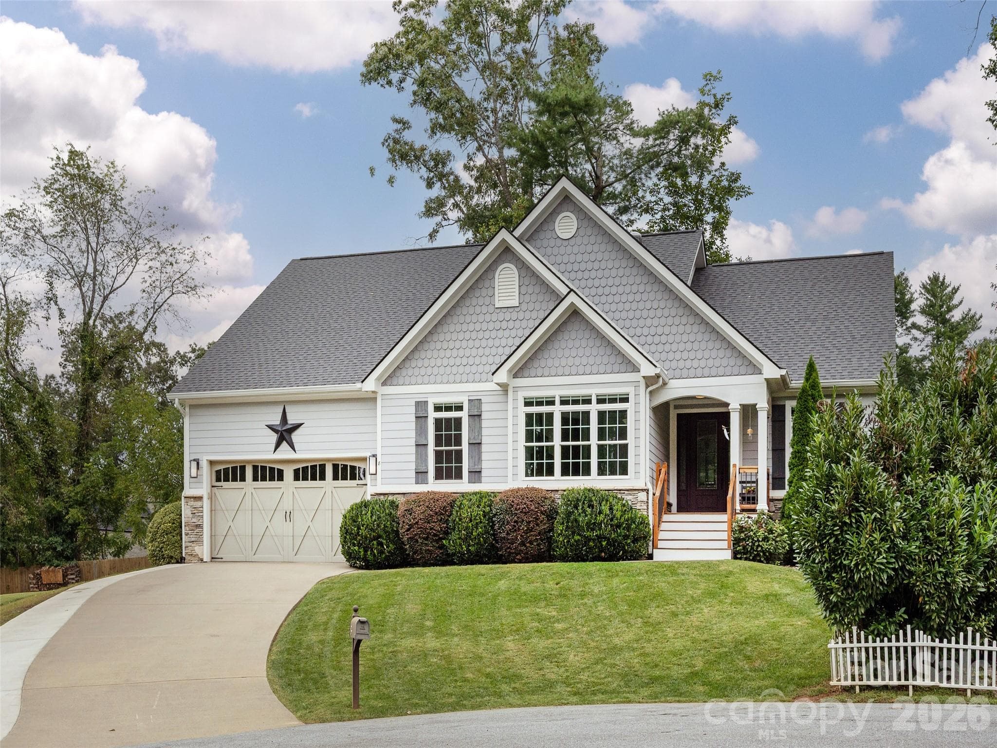 8 Broadmoor Drive