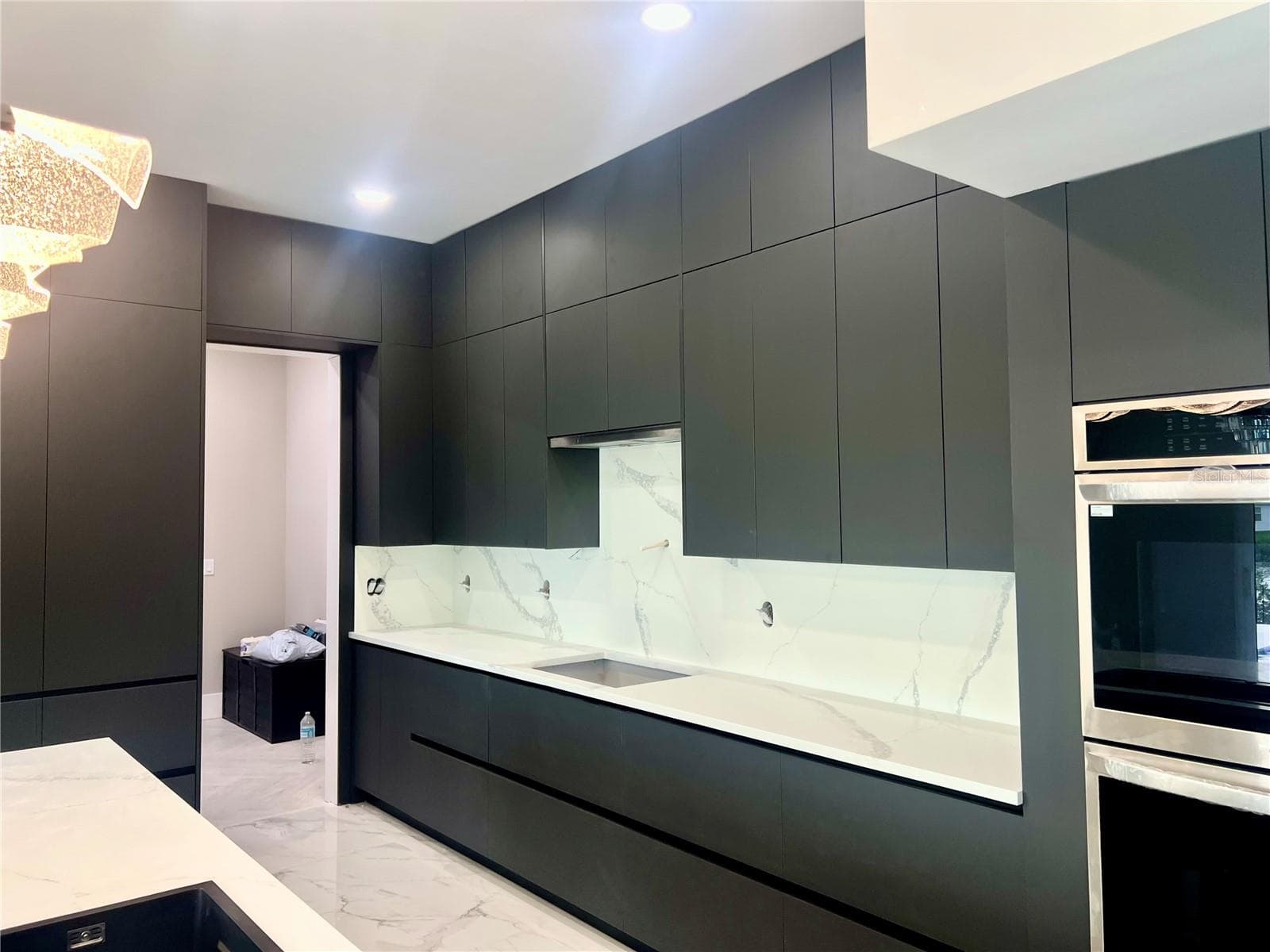 Gorgeous Chefs Kitchen - 3420 CHANNELSIDE CT, SAFETY HARBOR