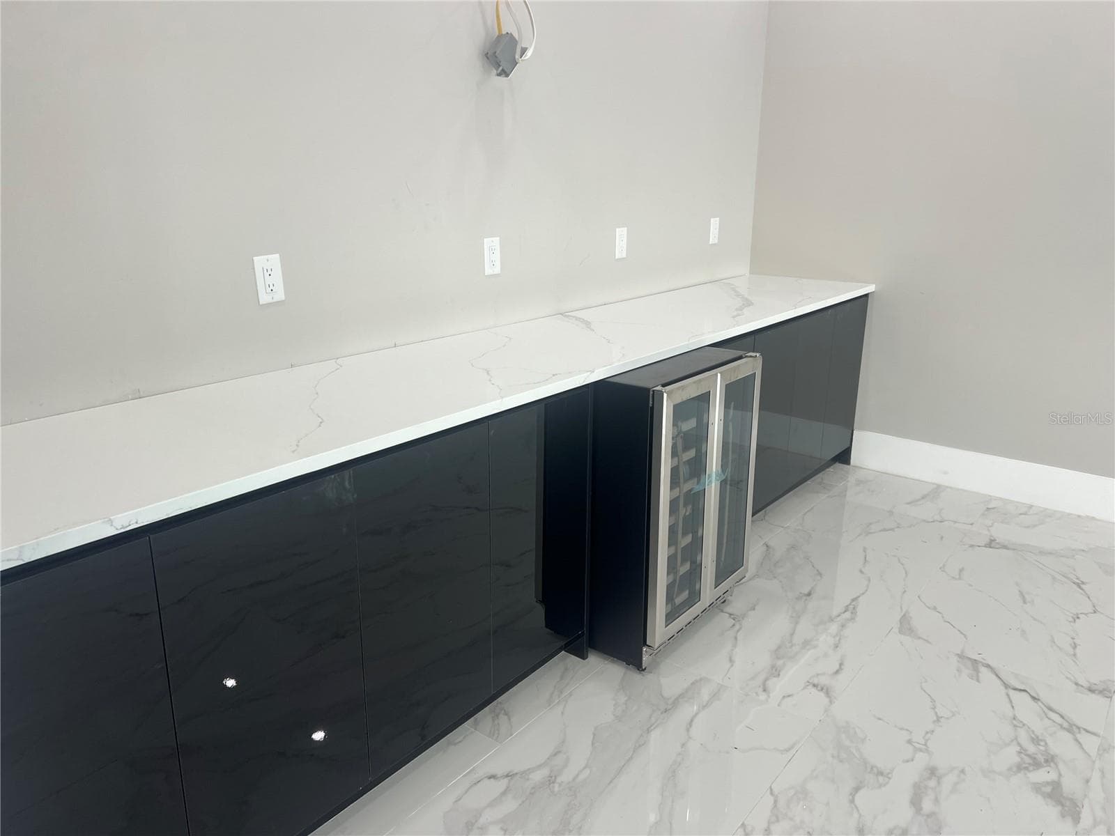 Living Space Bar Area - 3420 CHANNELSIDE CT, SAFETY HARBOR