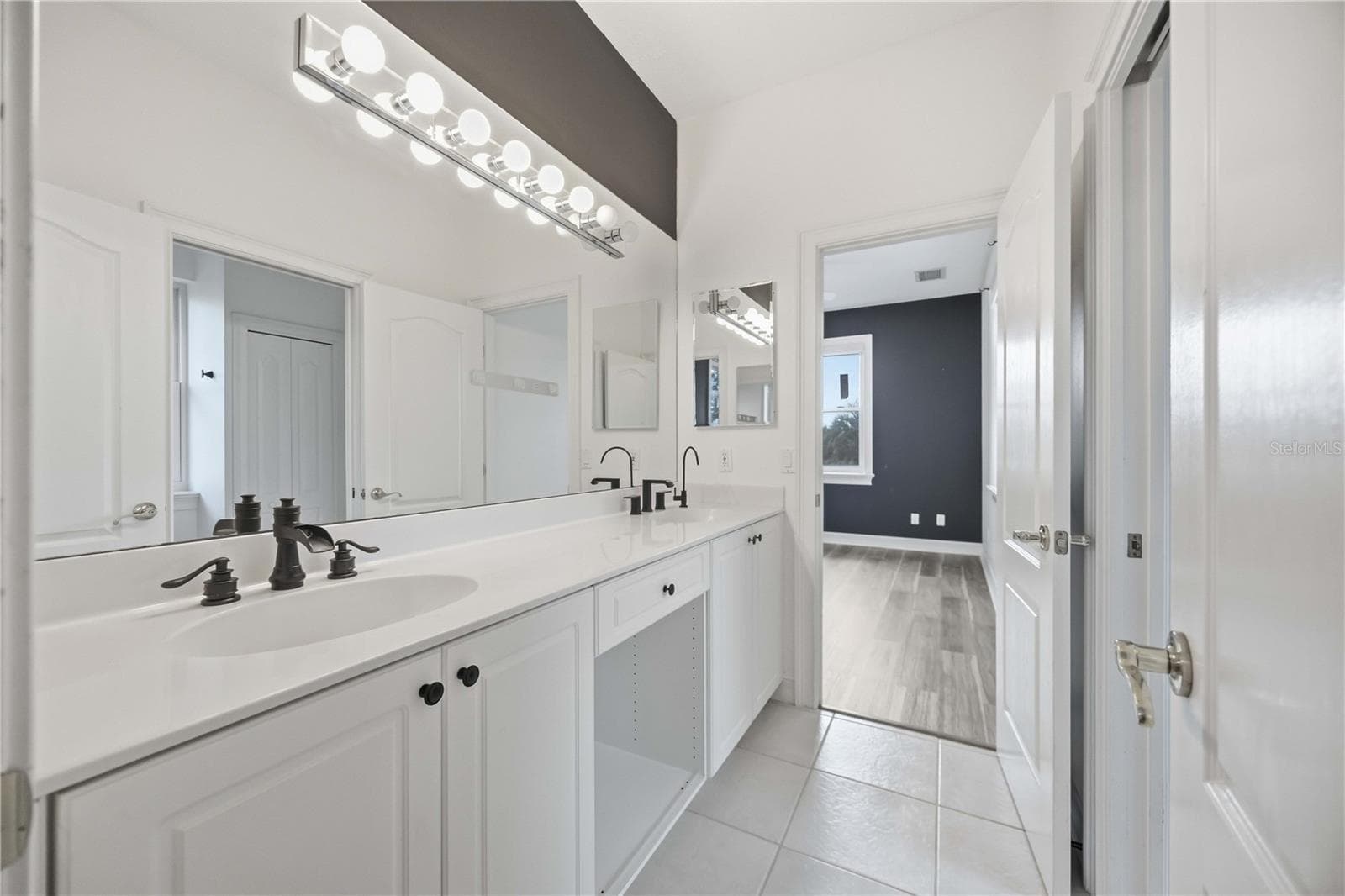 Jack n Jill bathroom - 8543 SW AVIARY RD, ARCADIA