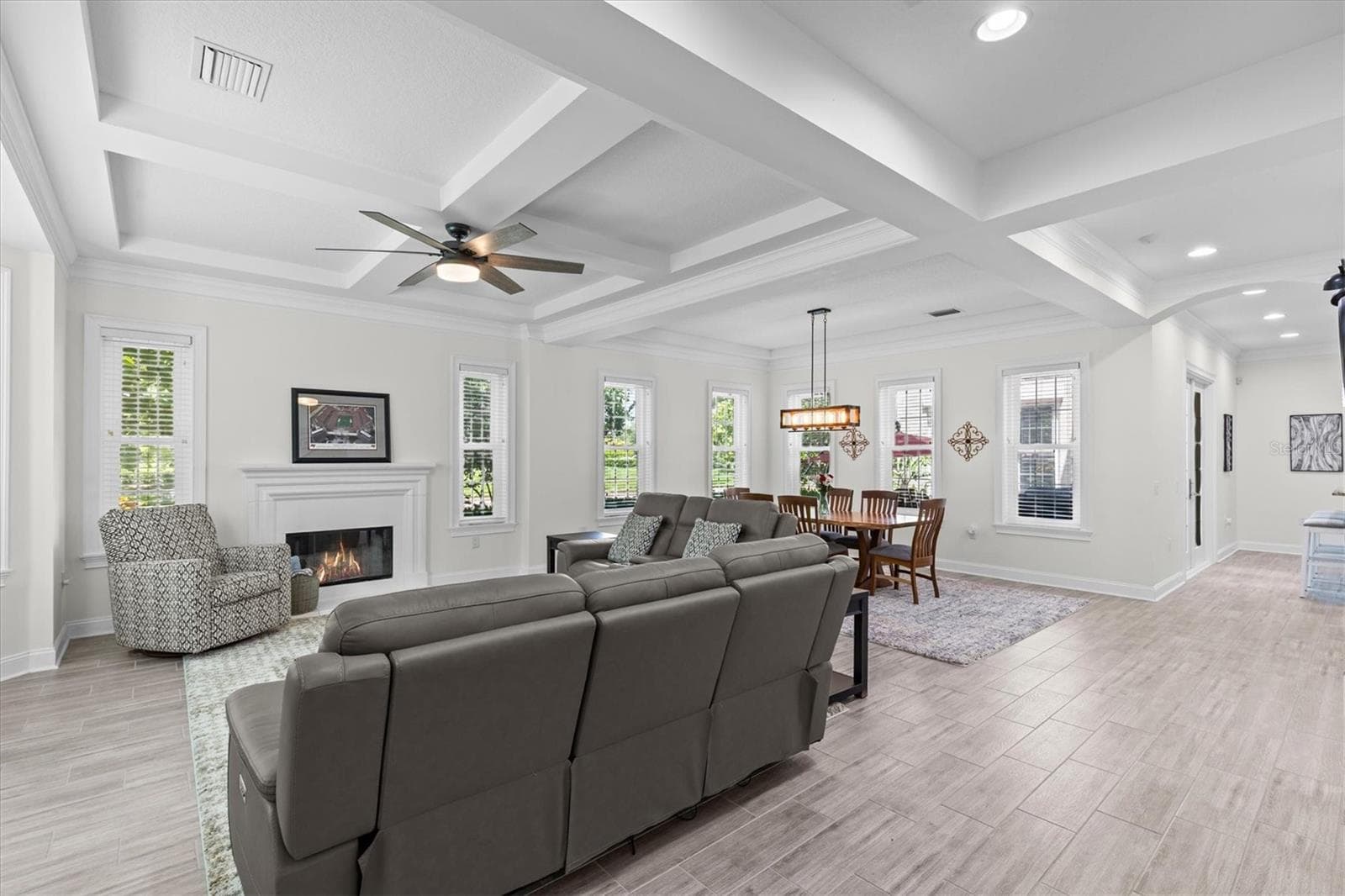 Soaring coffered ceilings. - 480 GILMAN PL N, ST PETERSBURG