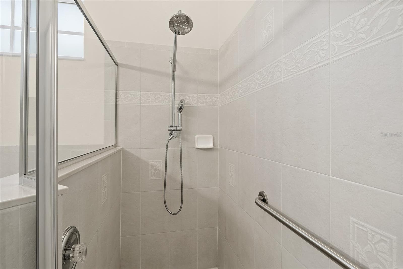 Tiled Walk-In Shower - 4381 TIMOTHY DR, MERRITT ISLAND