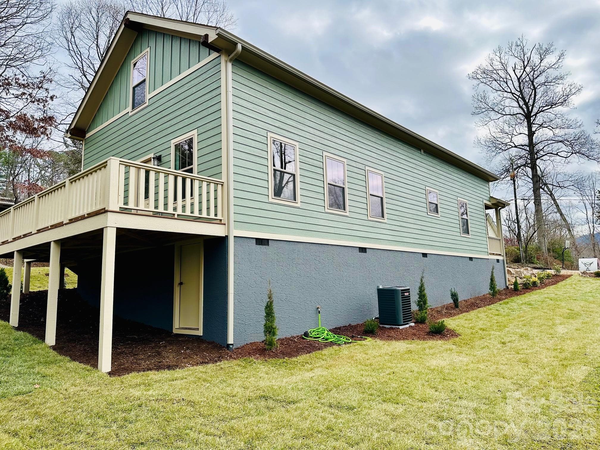 Single Family Residence at 308 Ninth Street, Black Mountain, photo 8 of 33
