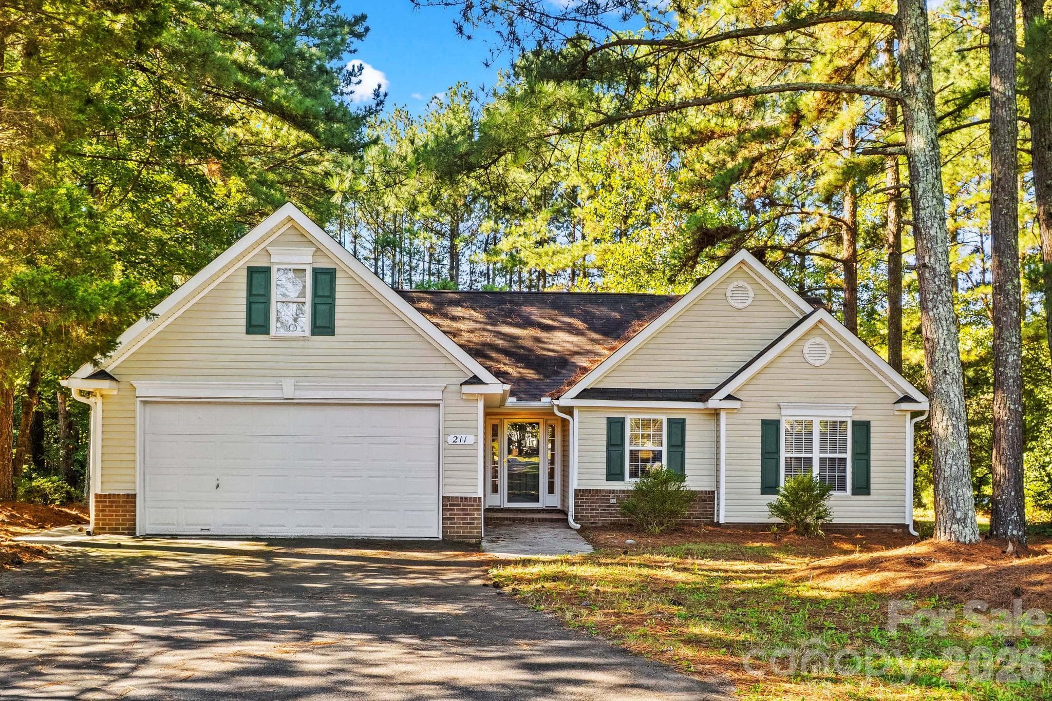 211 W Whispering Pines Lane