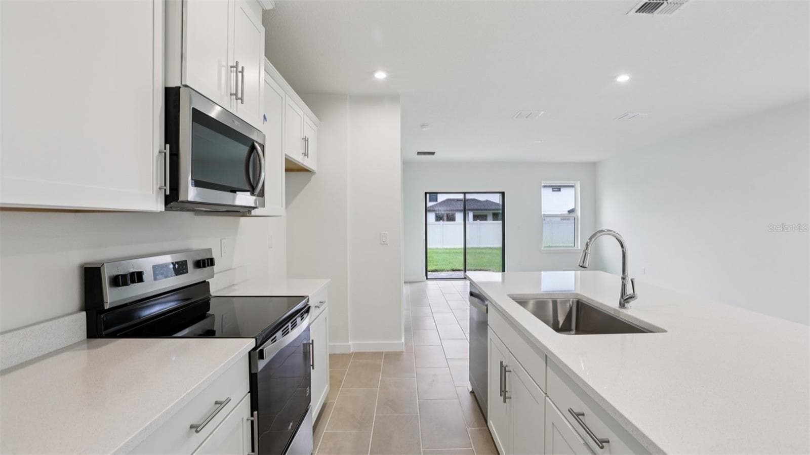 Single Family Residence at 3286 CUP DR, LAKELAND, photo 12 of 26