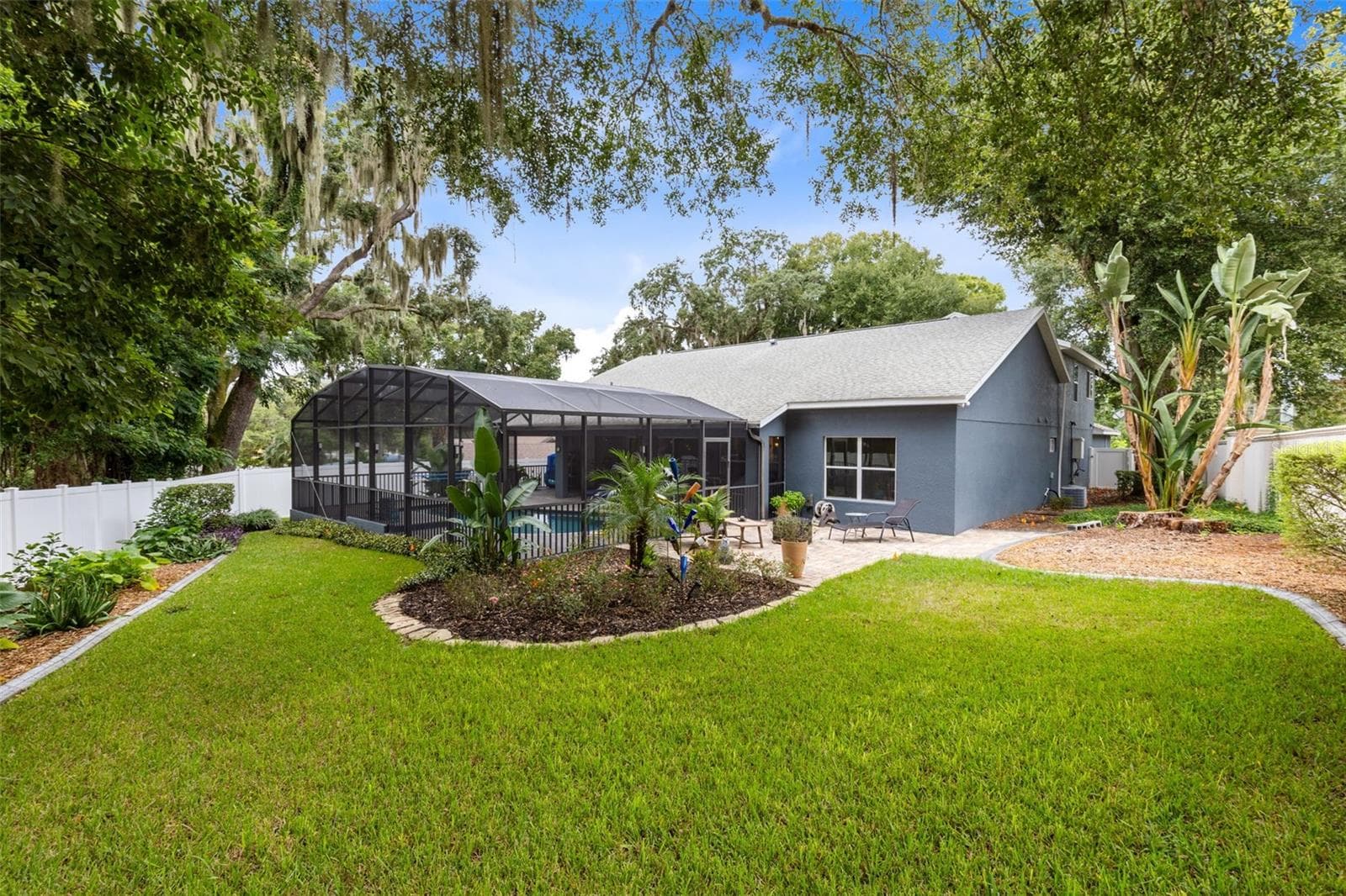 Single Family Residence at 1206 LAKESHORE DR, MOUNT DORA, photo 24 of 33