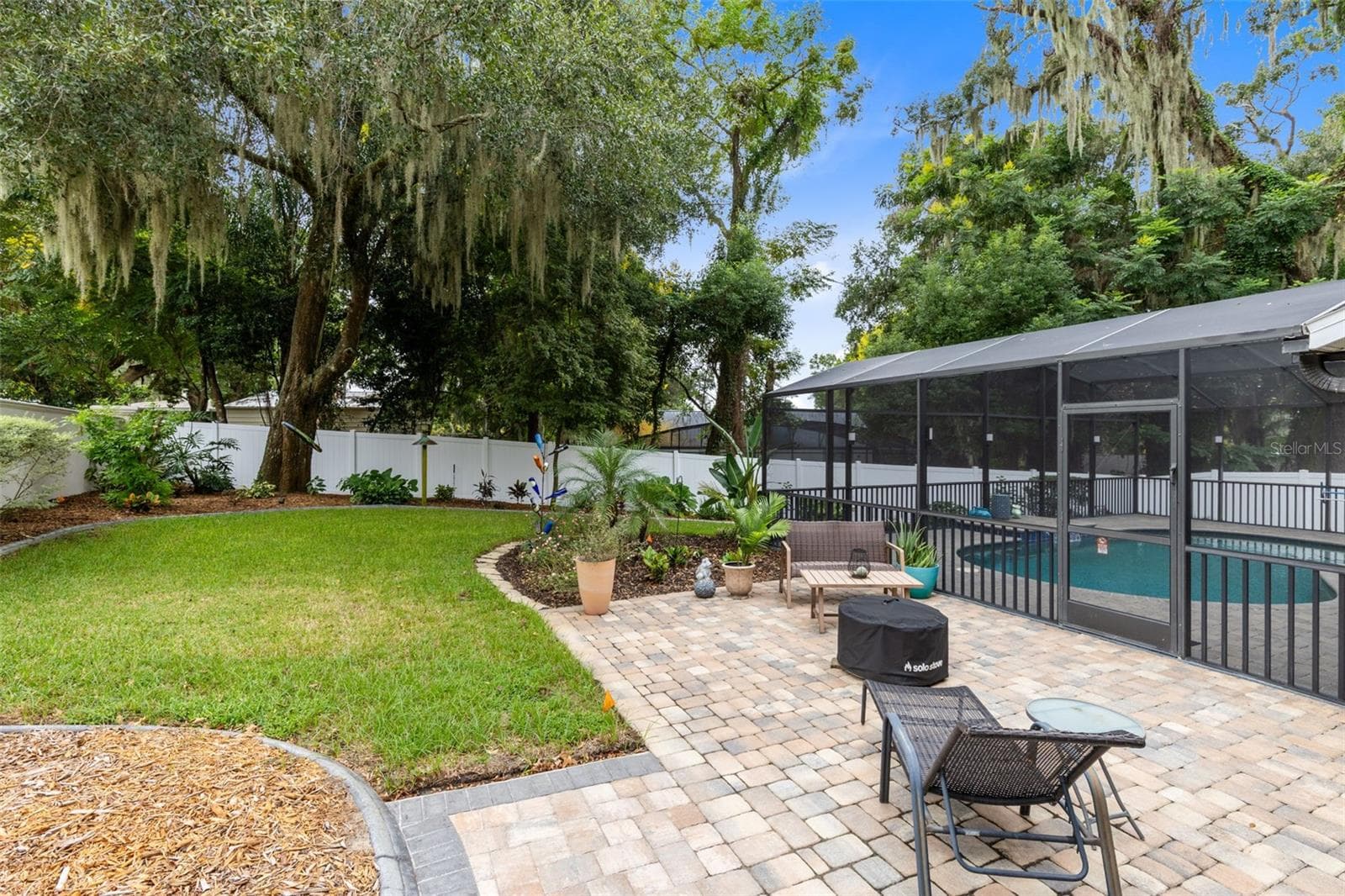 Single Family Residence at 1206 LAKESHORE DR, MOUNT DORA, photo 25 of 33