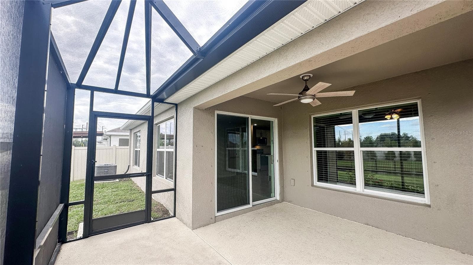 Extended screened-in lanai - 12293 MOUNTAIN ISLAND TRL, PARRISH
