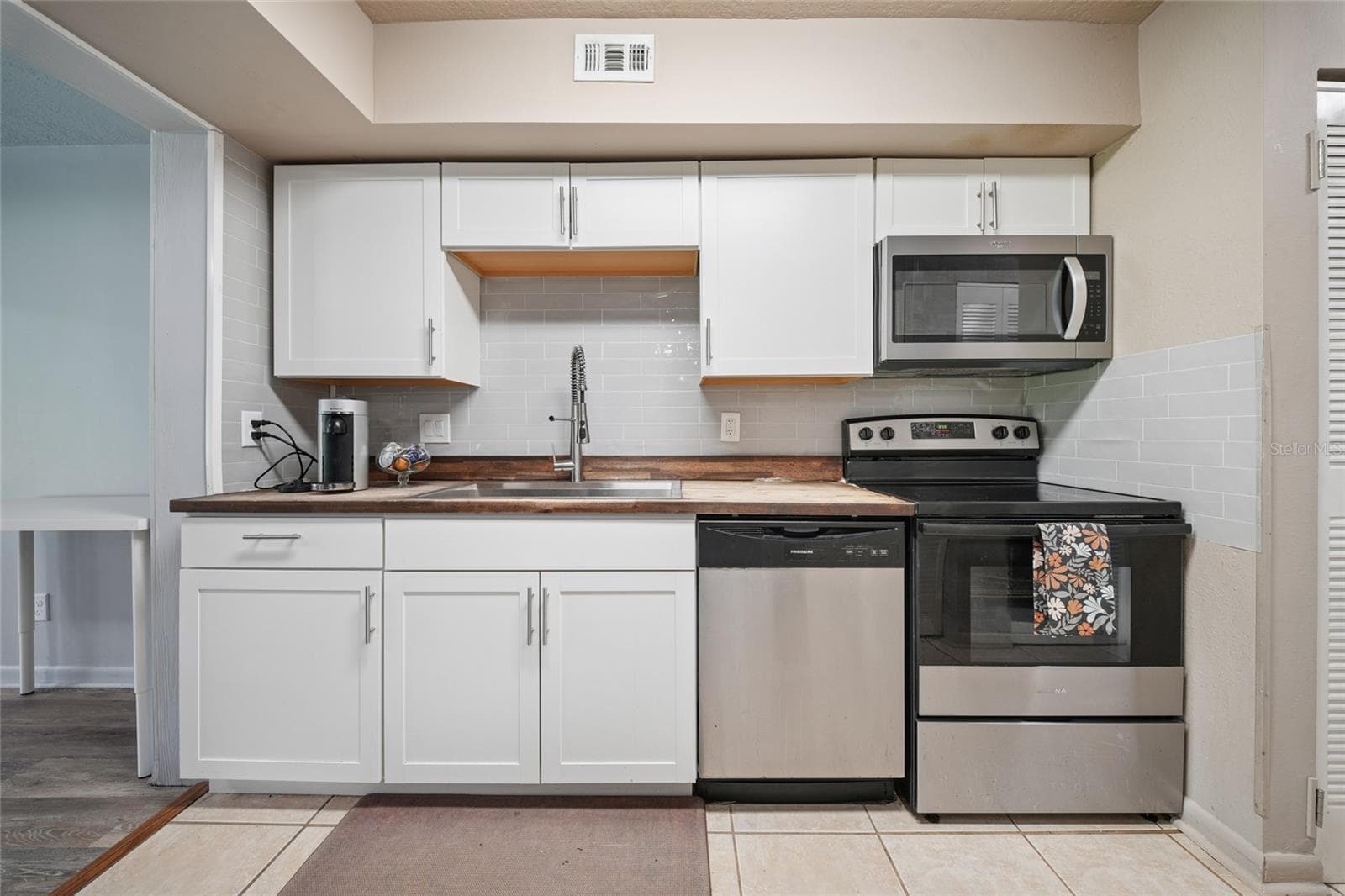 Condominium at 5304 BURNING TREE DR #D03, ORLANDO, photo 7 of 25