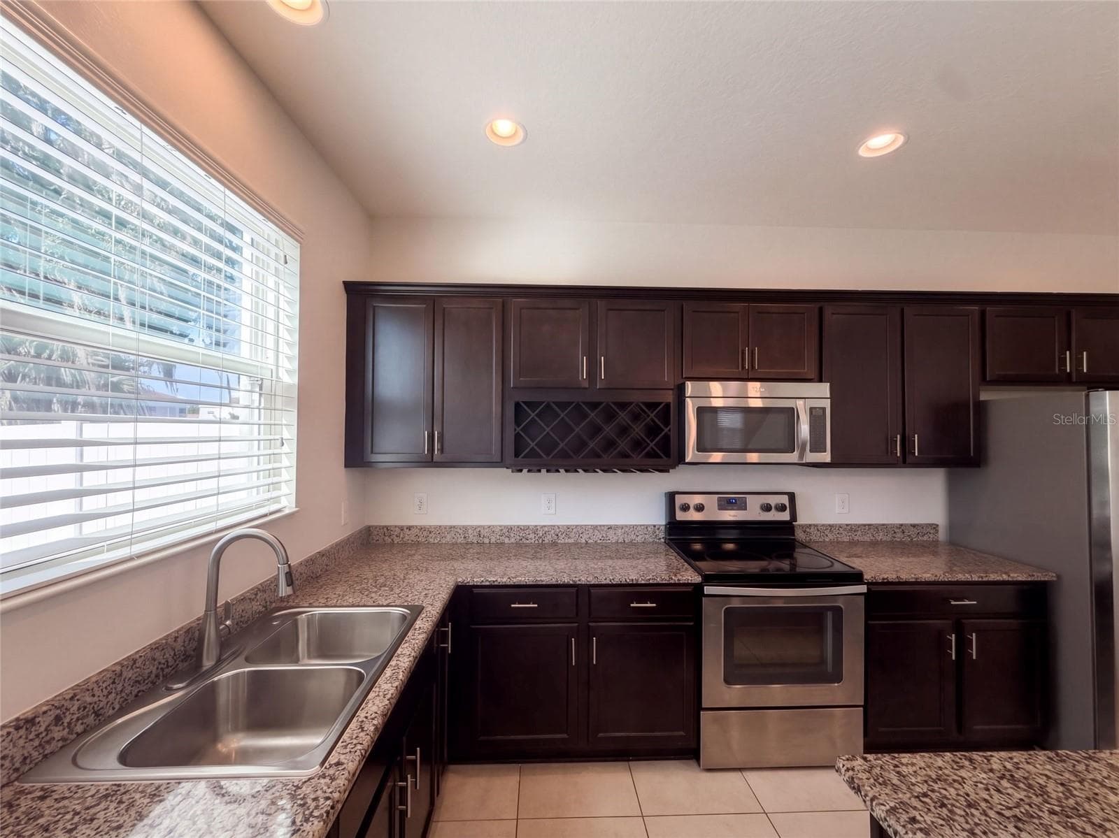 Single Family Residence at 7607 TANGLE RUSH DR, GIBSONTON, photo 7 of 28