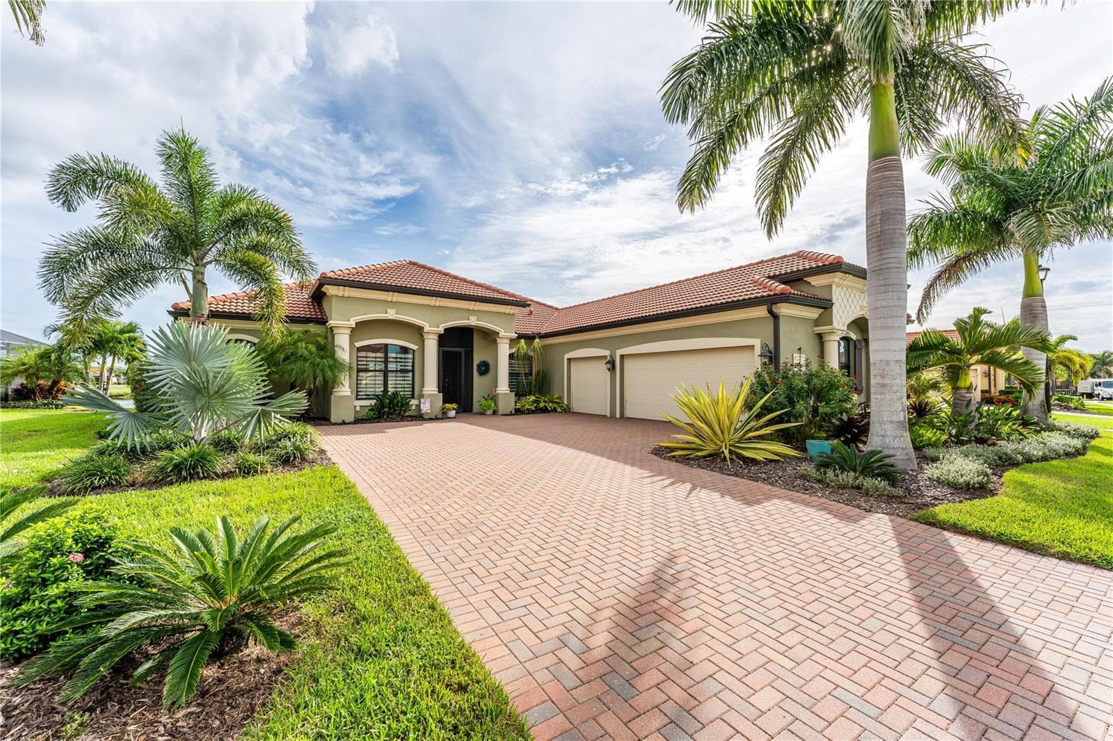 Single Family Residence at 10733 TARFLOWER DR, VENICE, photo 55 of 83