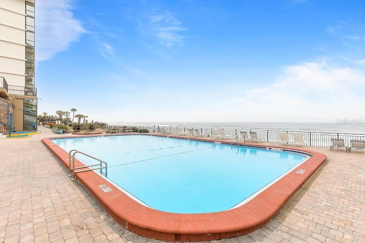 Main Pool - 1909 S ATLANTIC AVE #605, DAYTONA BEACH