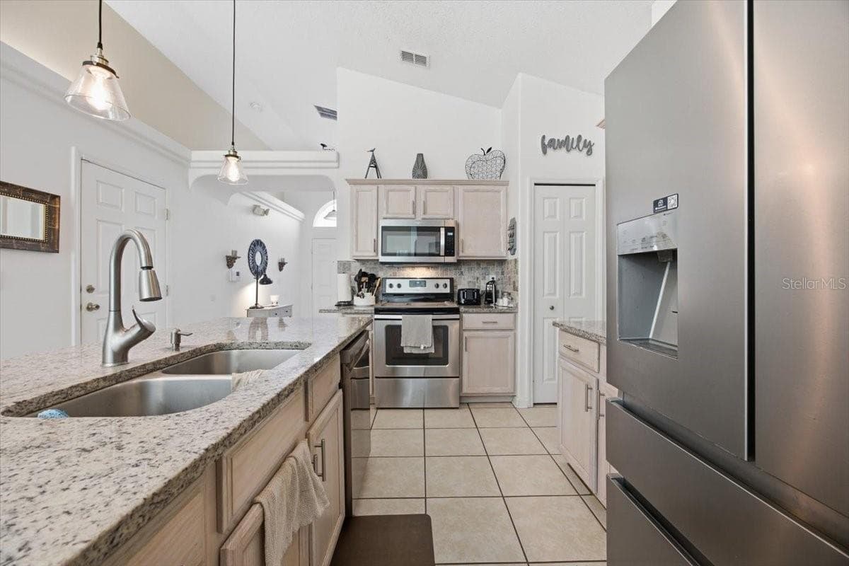 Single Family Residence at 2127 MORNING STAR DR, CLERMONT, photo 16 of 41