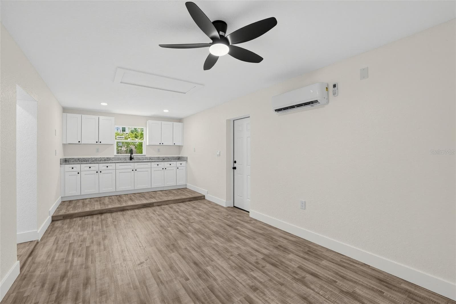 Single Family Residence at 4050 26TH ST N, ST PETERSBURG, photo 5 of 33