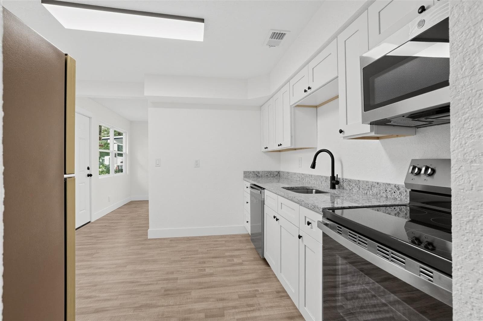 Single Family Residence at 4050 26TH ST N, ST PETERSBURG, photo 17 of 33
