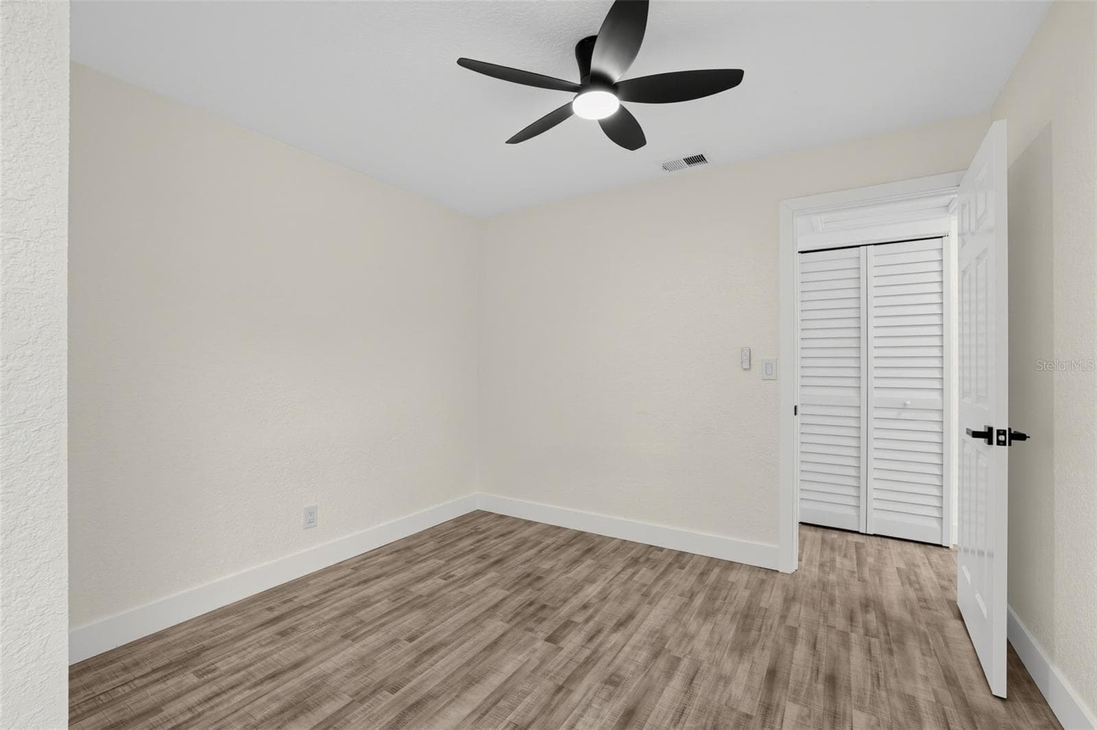 Single Family Residence at 4050 26TH ST N, ST PETERSBURG, photo 19 of 33