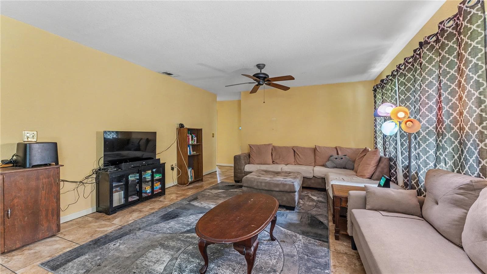 Living room - 116 MARIS CT, LAKELAND