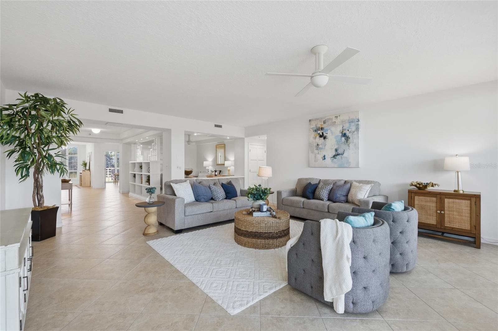 Condominium at 2550 HARBOURSIDE DR #333, LONGBOAT KEY, photo 3 of 44
