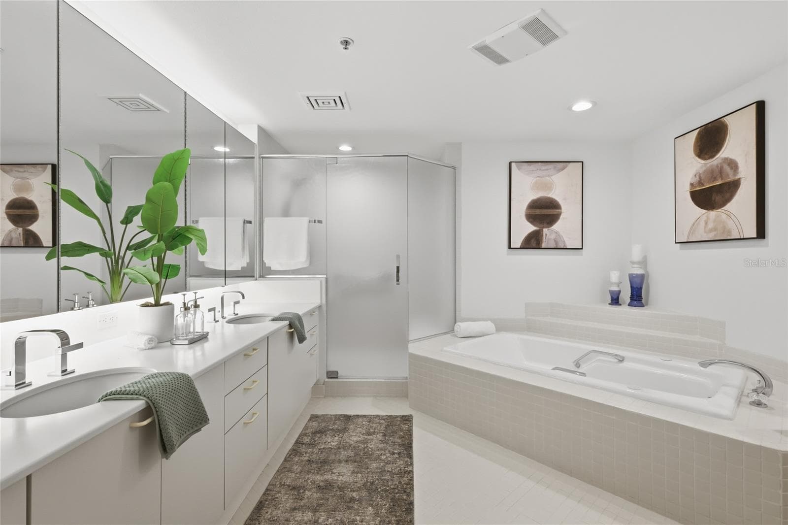 Condominium at 2550 HARBOURSIDE DR #333, LONGBOAT KEY, photo 10 of 44