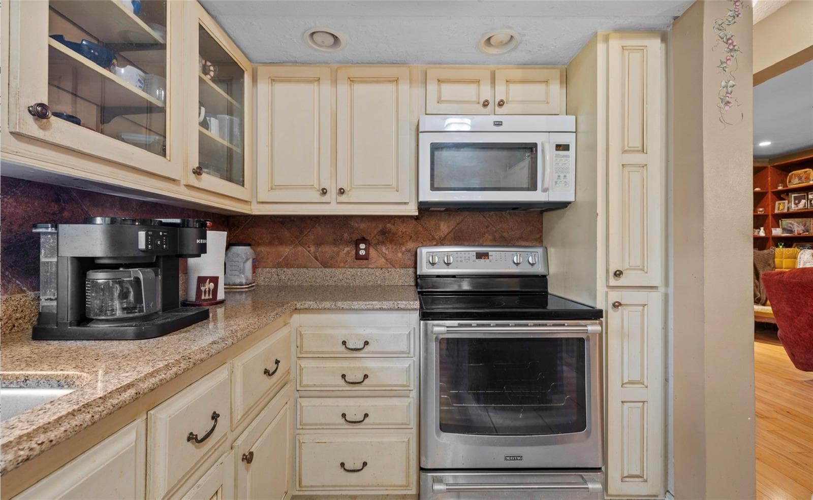 kitchen - 8602 N ROME AVE, TAMPA