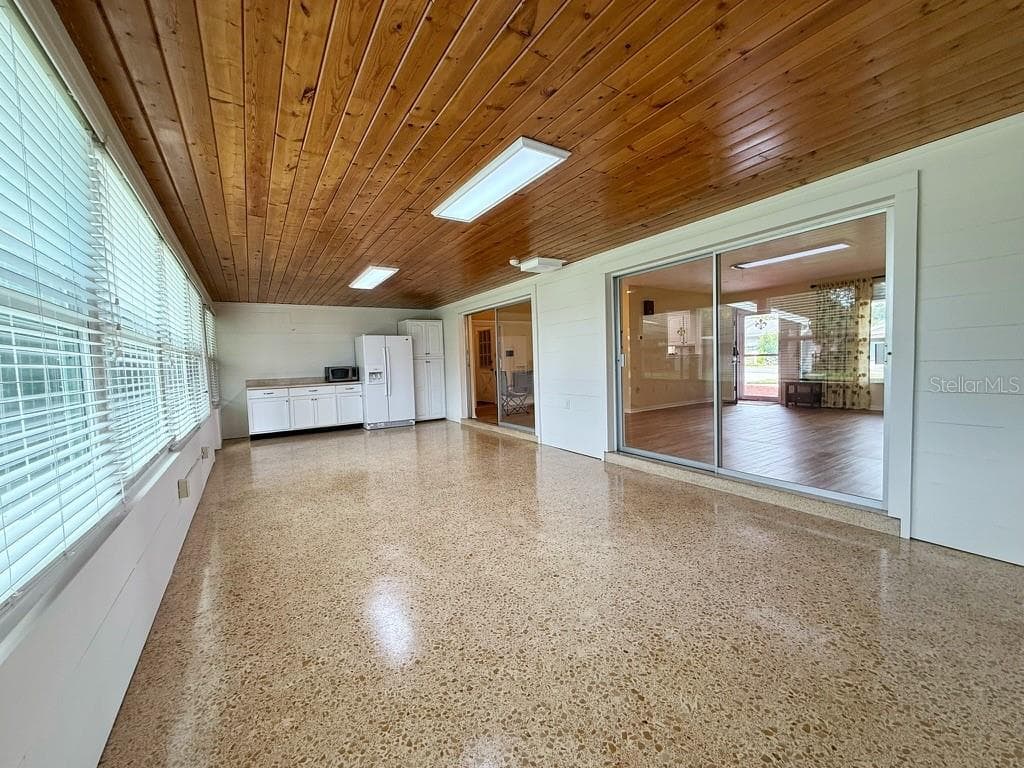Florida Room Photo #1 - 1841 5TH ST SE, WINTER HAVEN