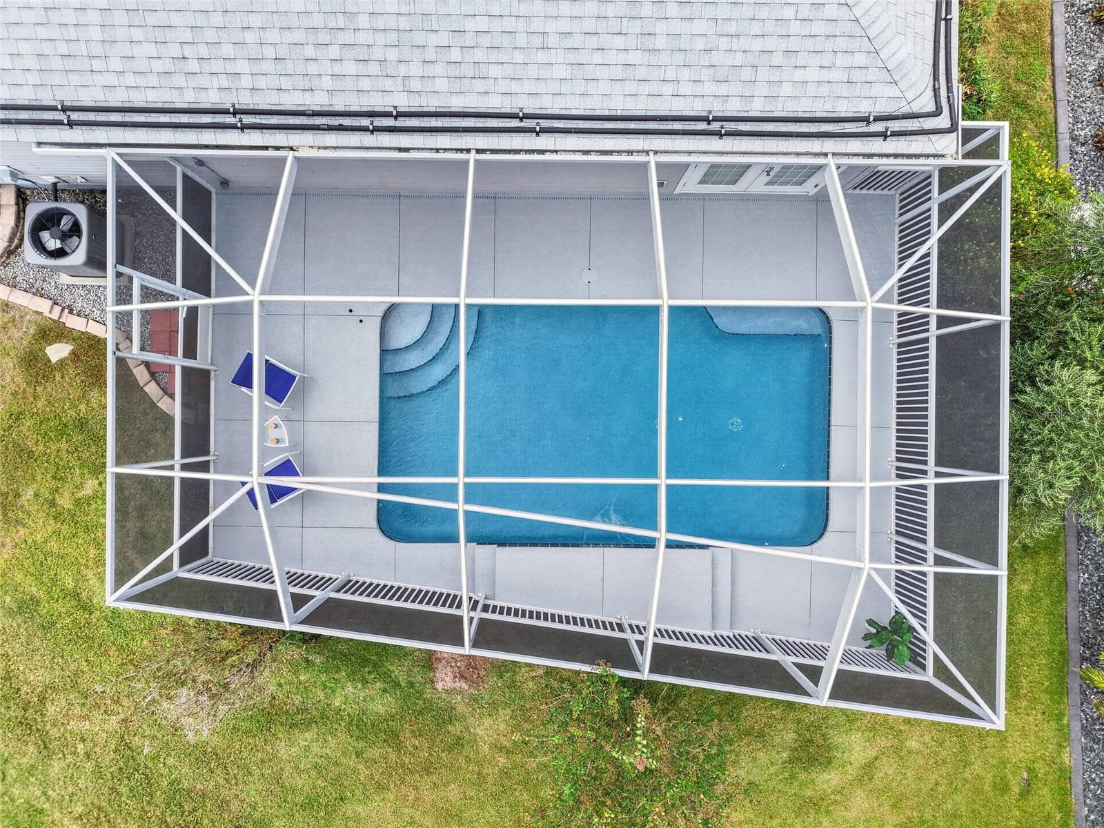 Your own slice of paradise awaits with a sparkling SALTWATER POOL, spacious SCREENED BIRDCAGE, and generous backyard for soaking up the Florida lifestyle! - 2454 MORNING DOVE LN, THE VILLAGES
