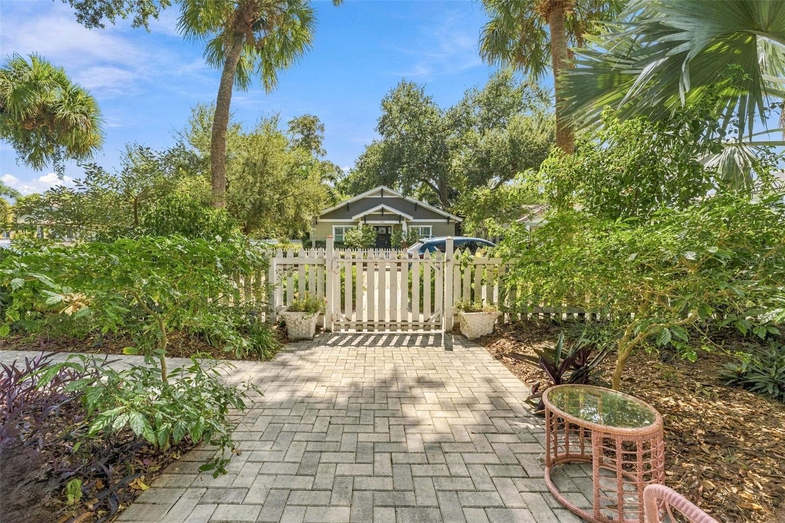 Single Family Residence at 2121 DARTMOUTH AVE N, ST PETERSBURG, photo 6 of 64