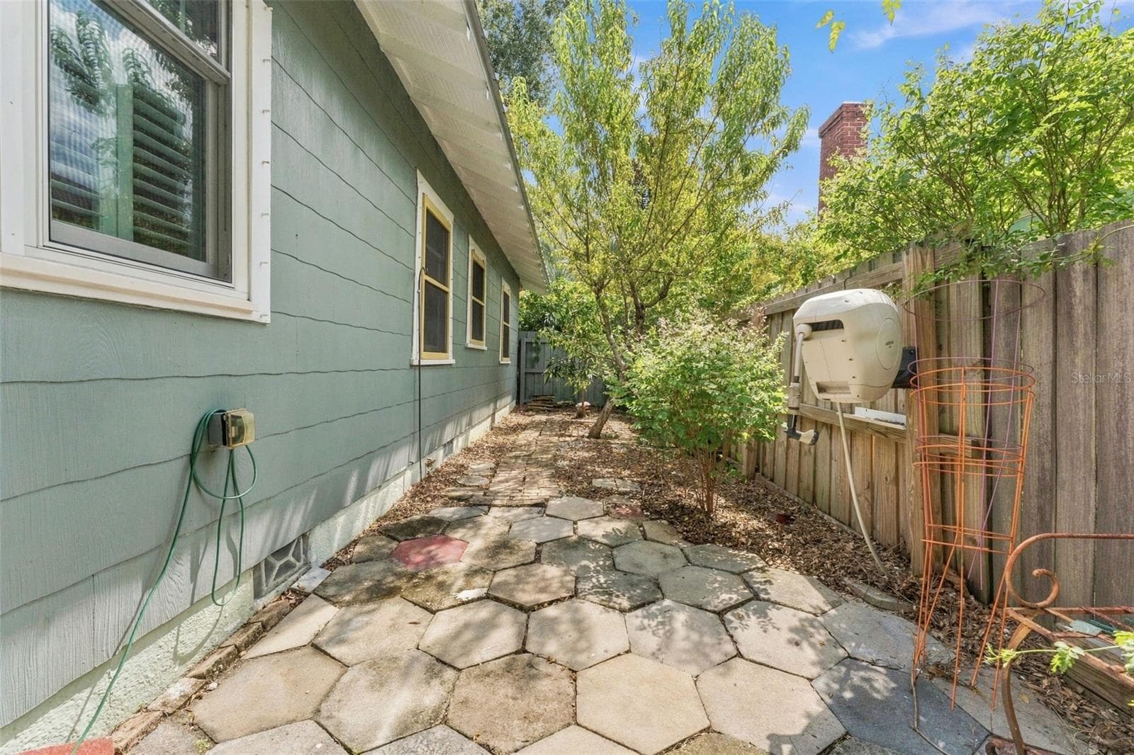 Single Family Residence at 2121 DARTMOUTH AVE N, ST PETERSBURG, photo 52 of 64
