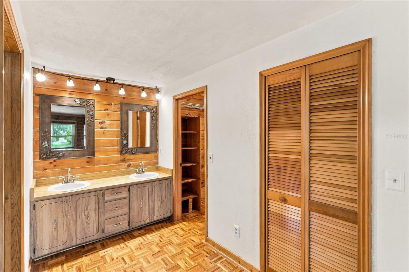 Single Family Residence at 340 KIWANIS CIR, CHULUOTA, photo 19 of 37