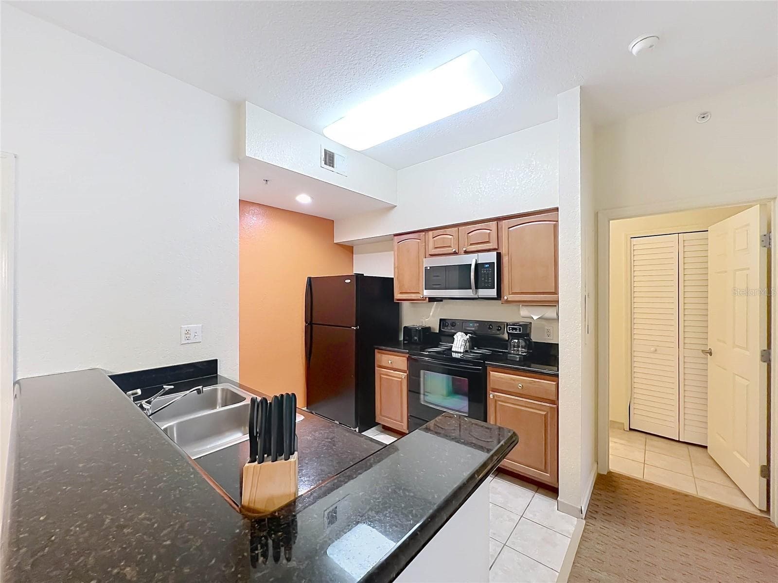 Condo - Hotel at 8101 RESORT VILLAGE DR #31204, ORLANDO, photo 11 of 71