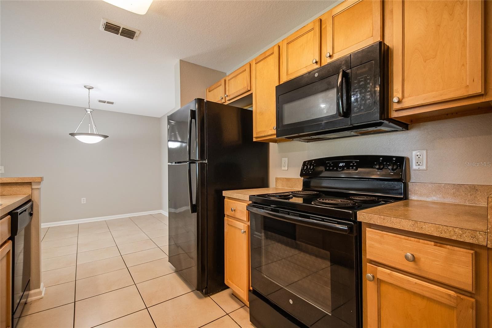 Condominium at 5974 LAKE POINTE VILLAGE CIR #110, ORLANDO, photo 7 of 44