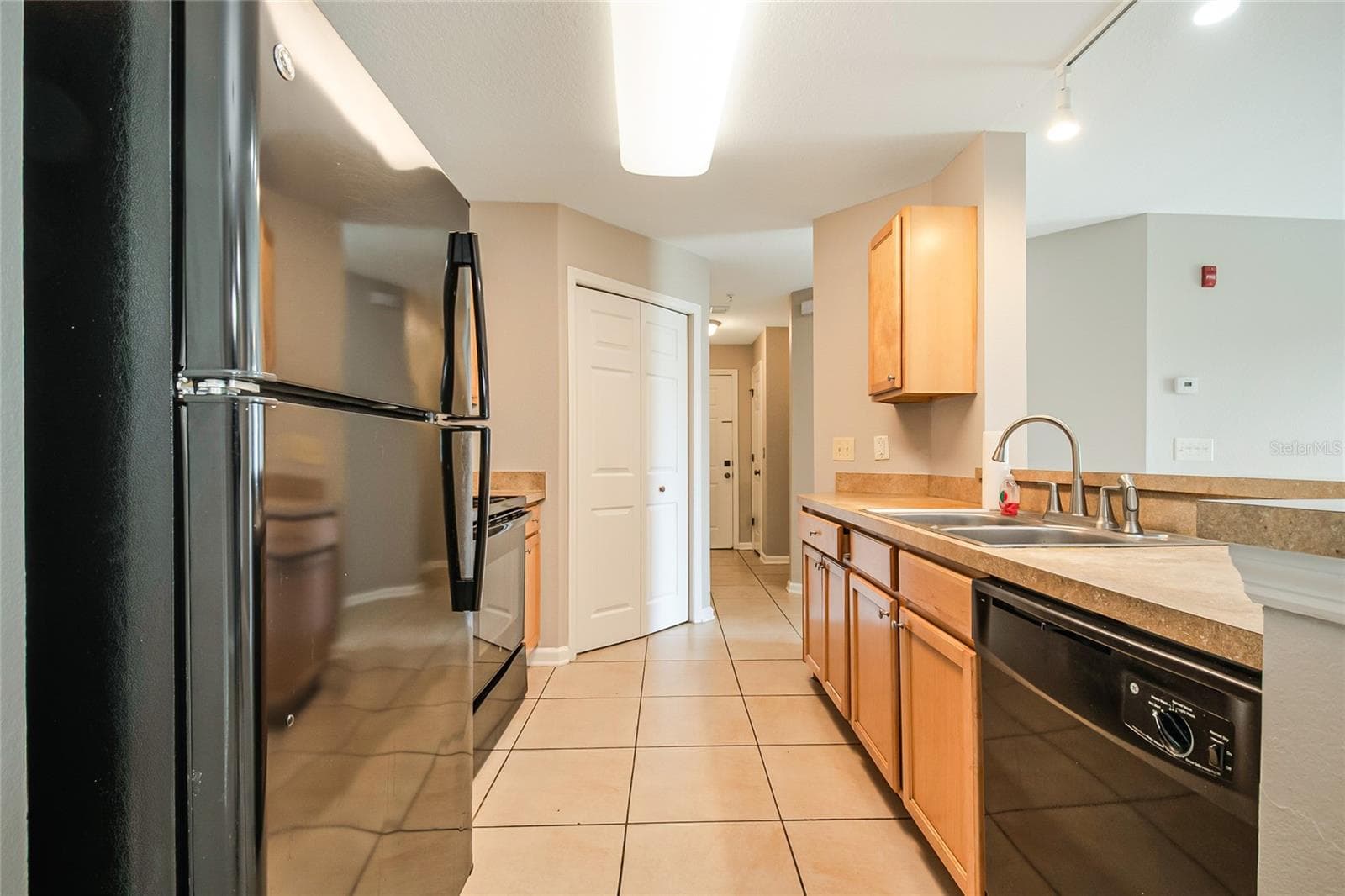 Condominium at 5974 LAKE POINTE VILLAGE CIR #110, ORLANDO, photo 9 of 44