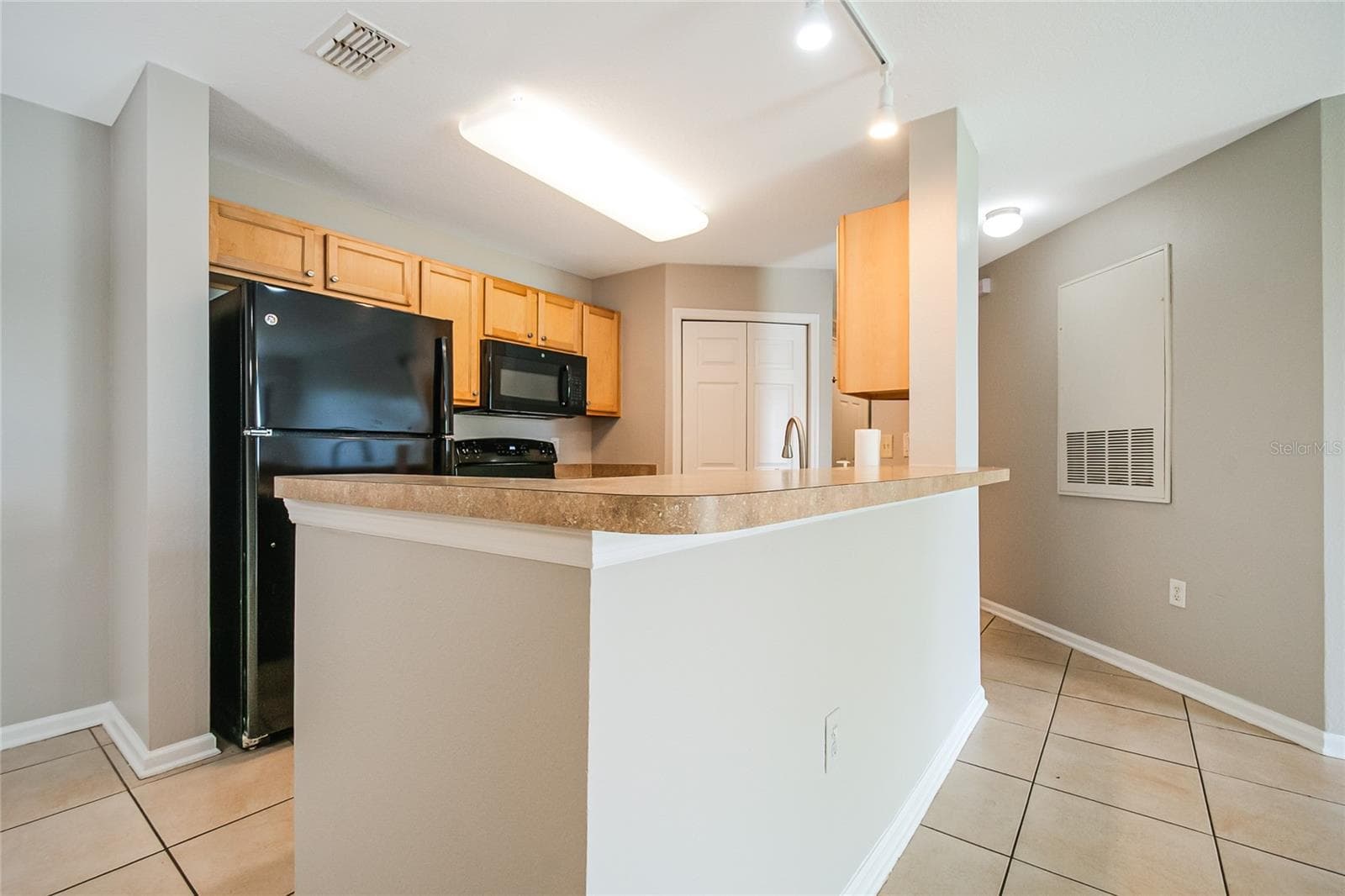 Condominium at 5974 LAKE POINTE VILLAGE CIR #110, ORLANDO, photo 10 of 44