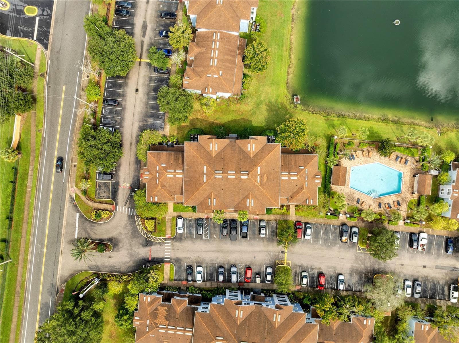 Condominium at 5974 LAKE POINTE VILLAGE CIR #110, ORLANDO, photo 34 of 44