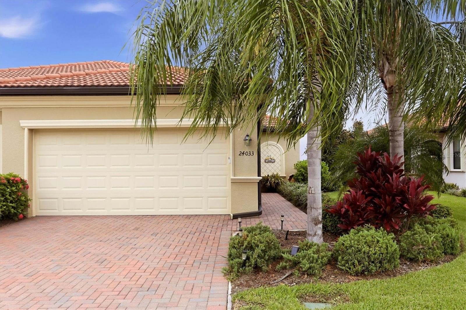Villa at 24033 CANTERWOOD WAY, VENICE, photo 4 of 86