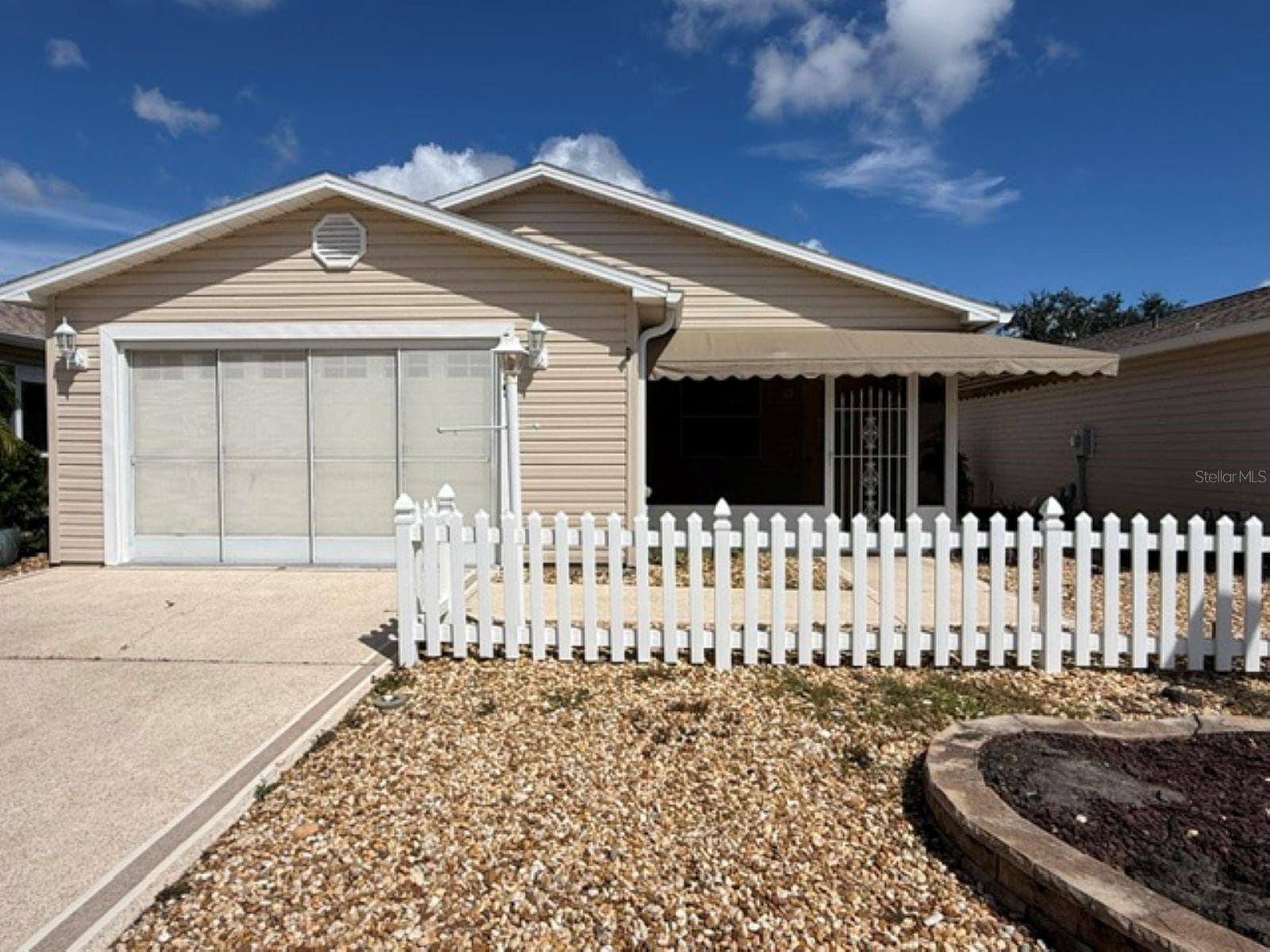 2459 LAUREL BAY LN