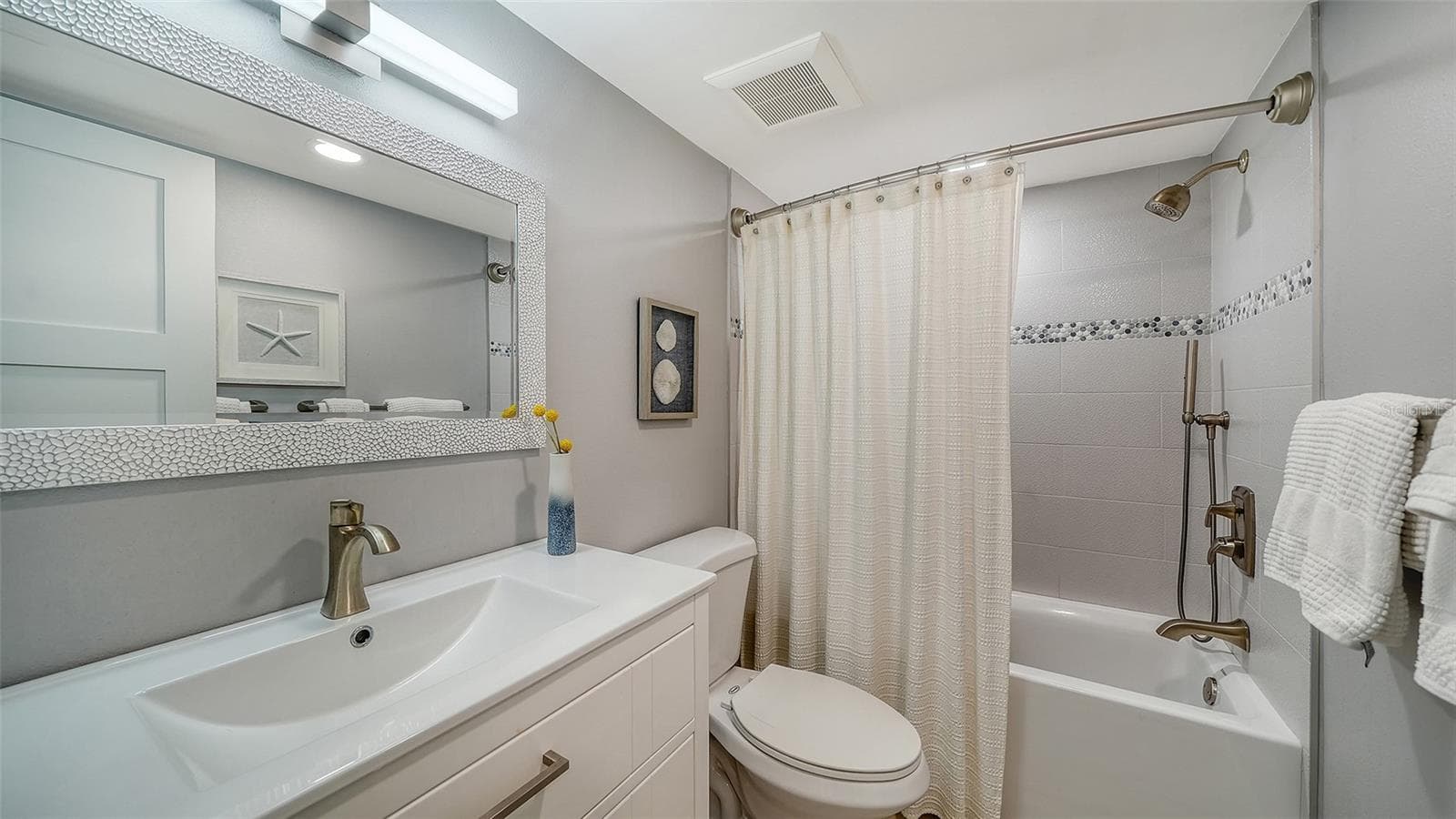 Condominium at 5600 BEACH WAY DR #207, SARASOTA, photo 27 of 34