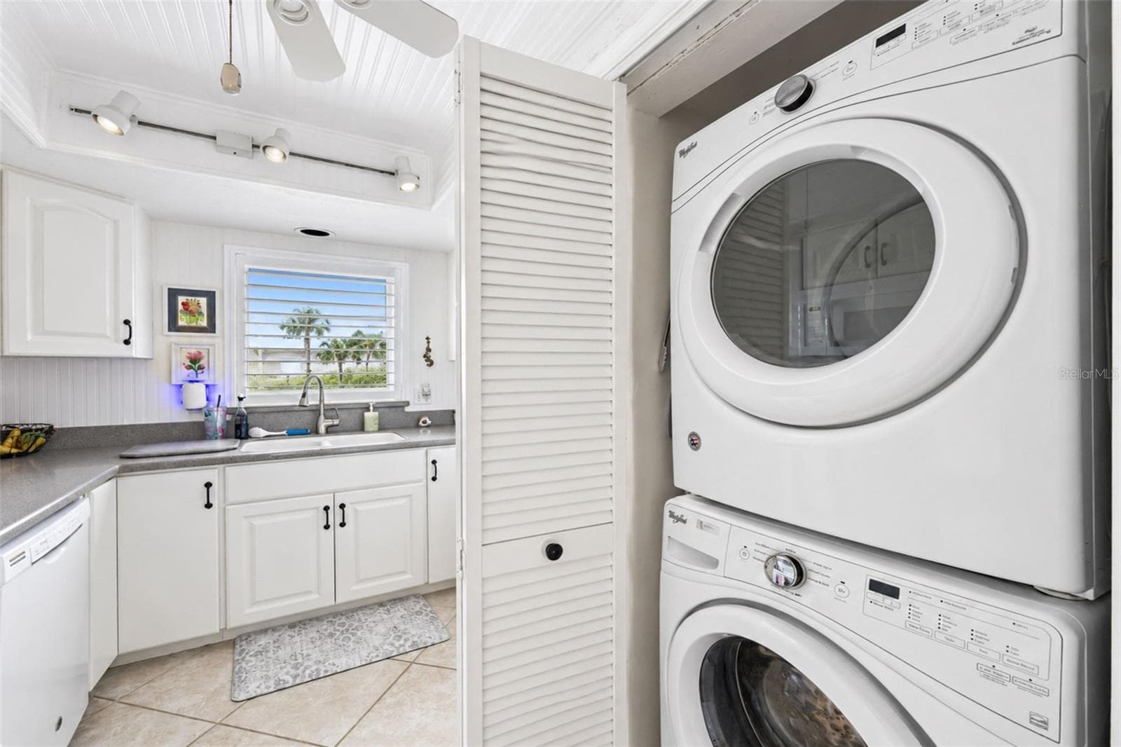 Stackable Washer Dryer - 2700 N BEACH RD #A105, ENGLEWOOD